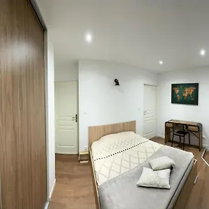 https://chez-christian-et-valrie.fr-provencehotel.com